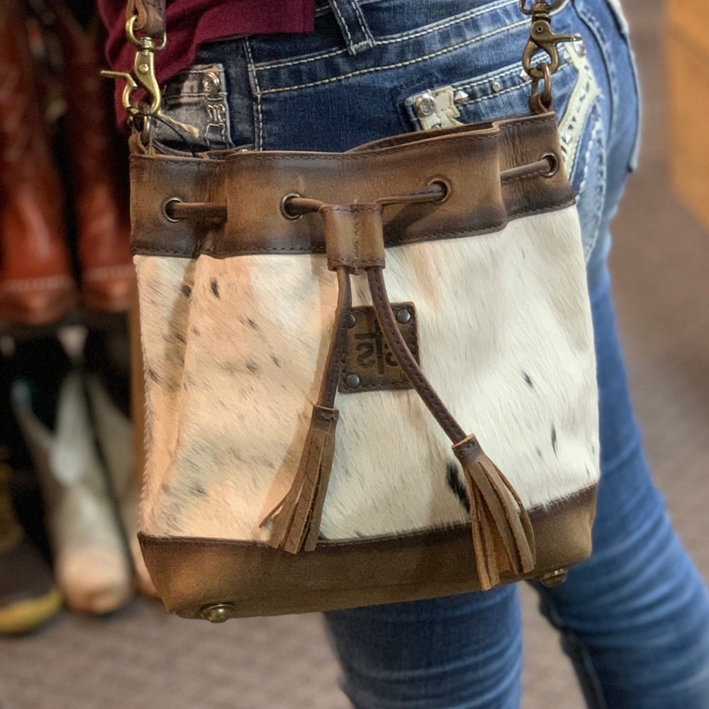 STS COWHIDE BUCKET BAG
